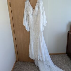 SOLD Elegant White Lace Wedding Dress